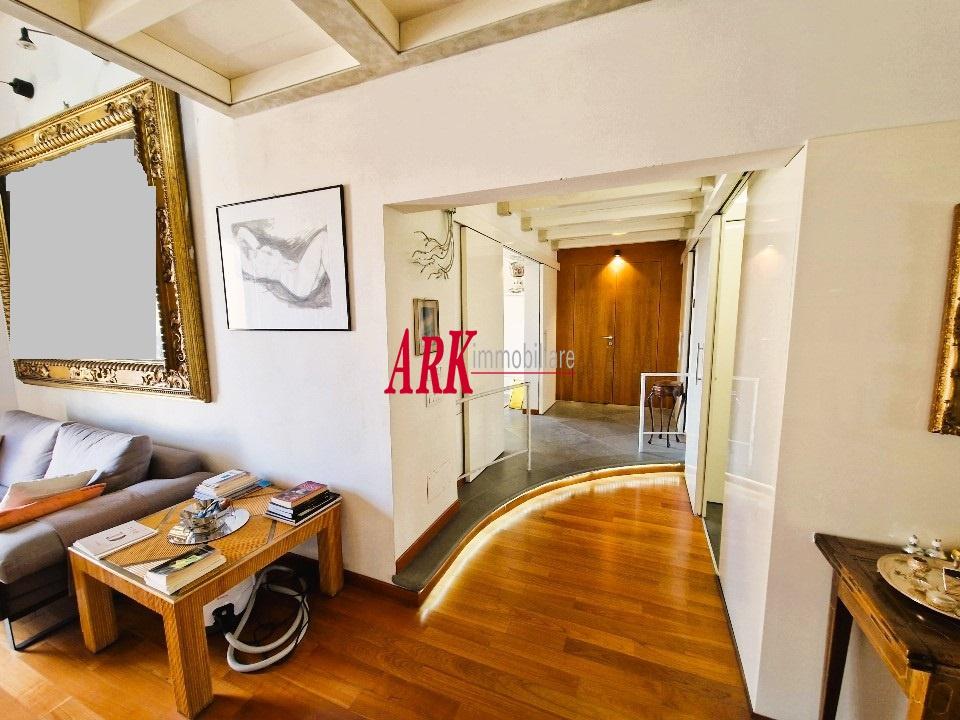 appartamento in vendita a Firenze in zona Centro Santa Croce