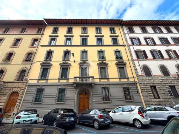 appartamento in vendita a Firenze in zona Statuto