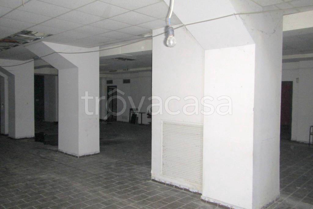 locale commerciale in vendita a Firenze in zona Novoli