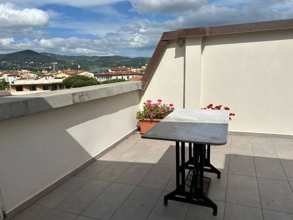 appartamento in vendita a Firenze in zona Campo di Marte