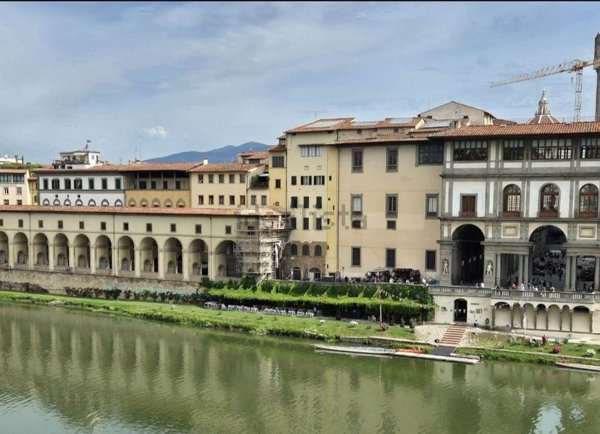 appartamento in vendita a Firenze in zona Centro Santa Maria Novella