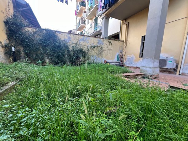 appartamento in vendita a Firenze in zona Varlungo