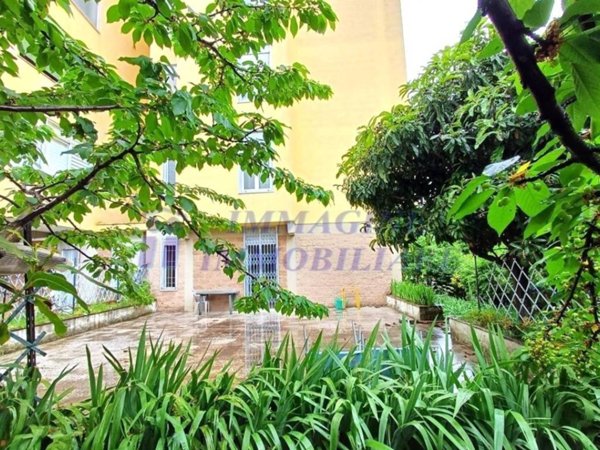 appartamento in vendita a Firenze in zona Isolotto