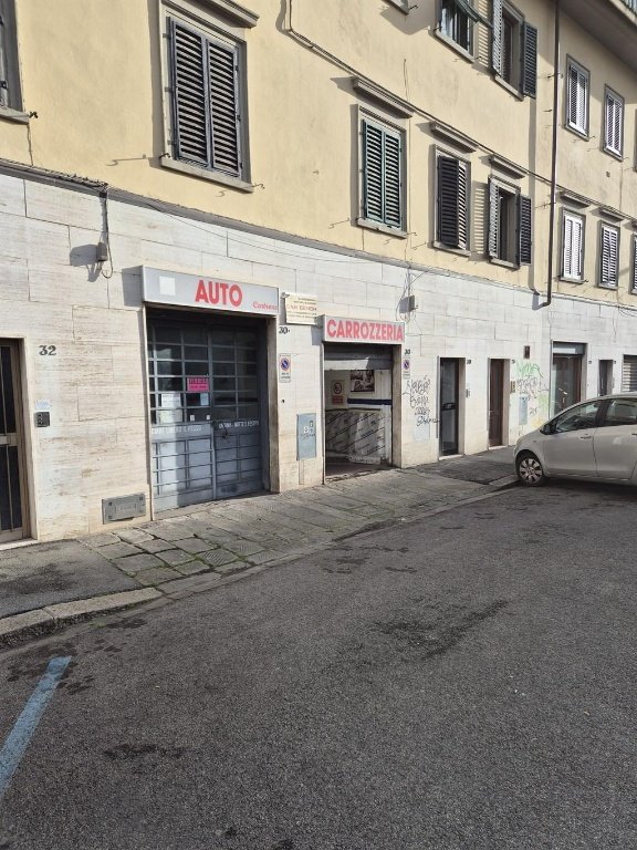 locale commerciale in vendita a Firenze