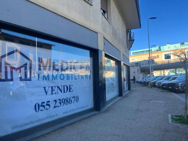 negozio in vendita a Firenze in zona Novoli