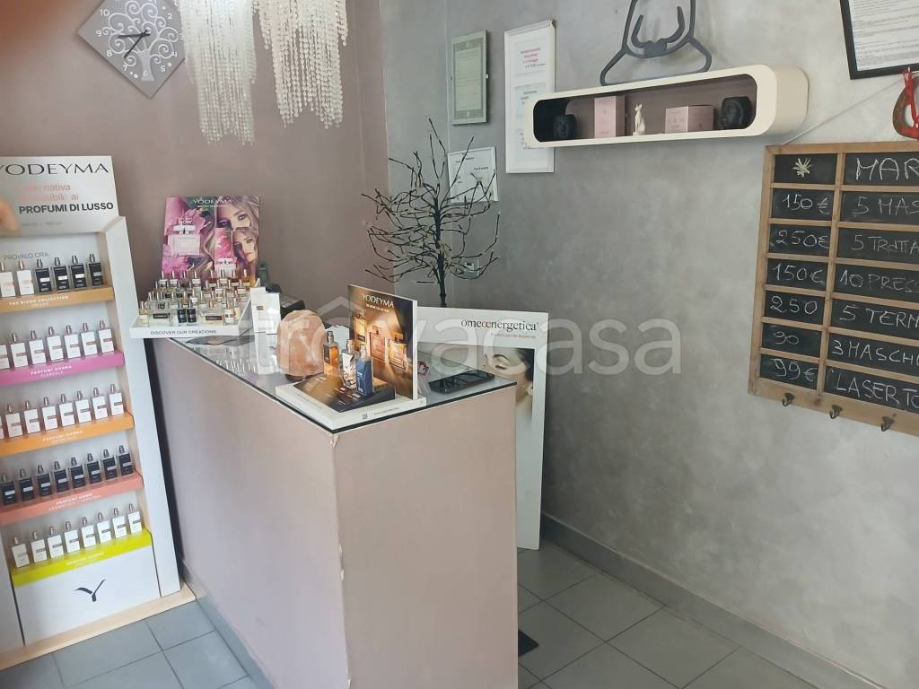 negozio in vendita a Firenze in zona Legnaia