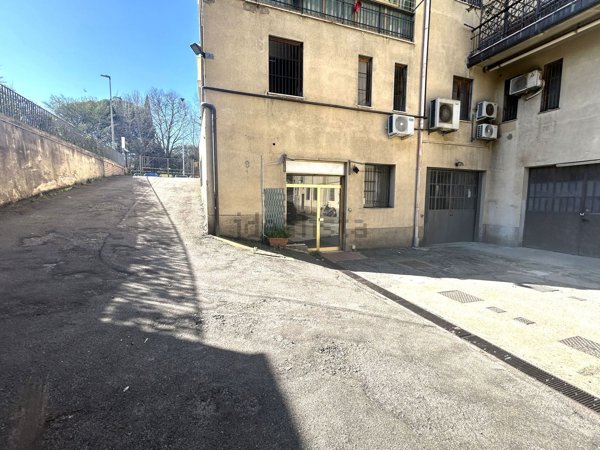 locale di sgombero in vendita a Firenze in zona Novoli