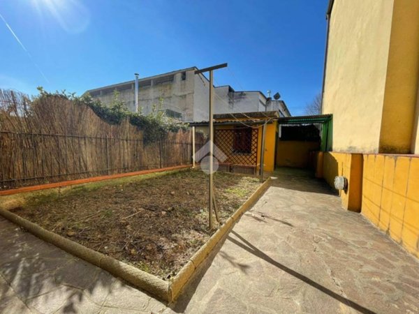 casa indipendente in vendita a Firenze in zona Mantignano