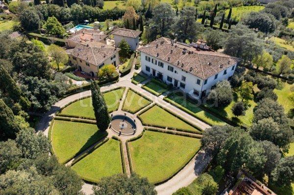 appartamento in vendita a Firenze in zona Settignano