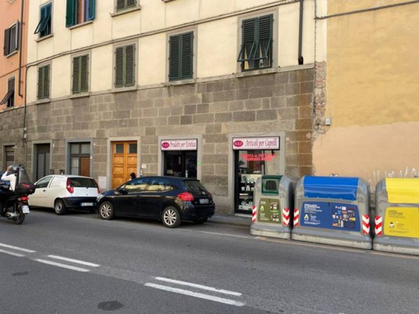 negozio in vendita a Firenze in zona Serpiolle