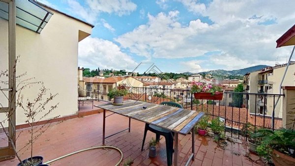appartamento in vendita a Firenze in zona Settignano