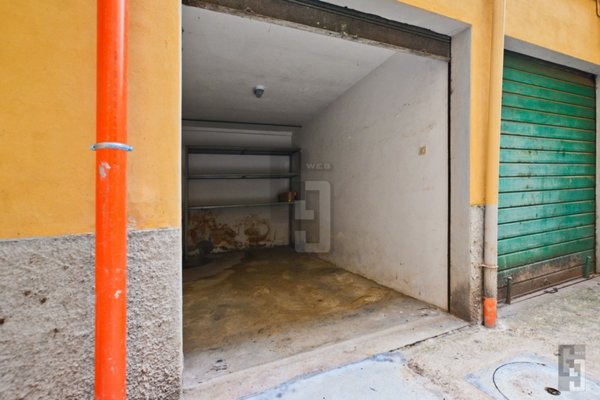 negozio in vendita a Firenze in zona Careggi