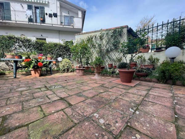 casa indipendente in vendita a Firenze in zona Legnaia