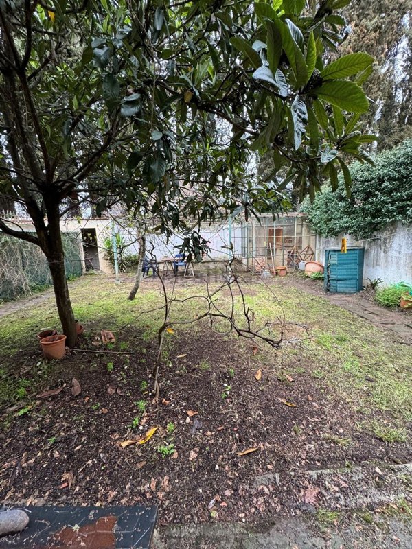 casa indipendente in vendita a Firenze in zona Campo di Marte