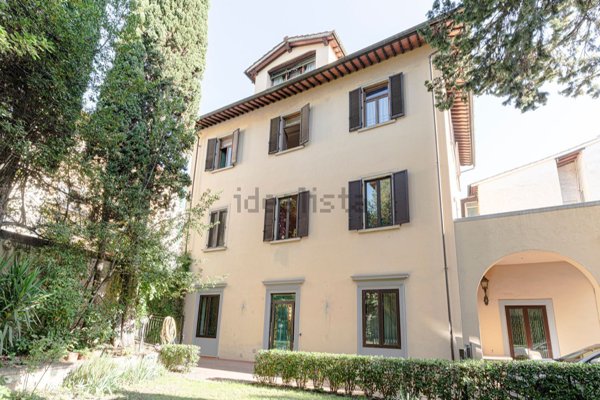 casa indipendente in vendita a Firenze