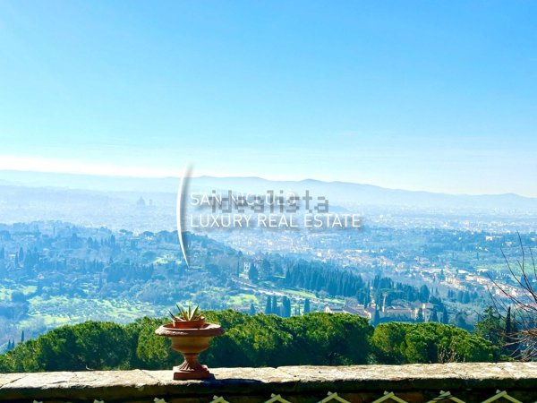 casa indipendente in vendita a Firenze in zona Centro Duomo