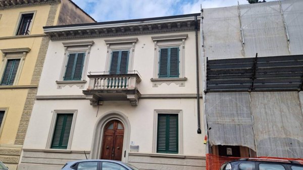 casa indipendente in vendita a Firenze in zona Campo di Marte