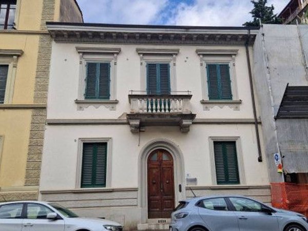 casa indipendente in vendita a Firenze in zona Campo di Marte