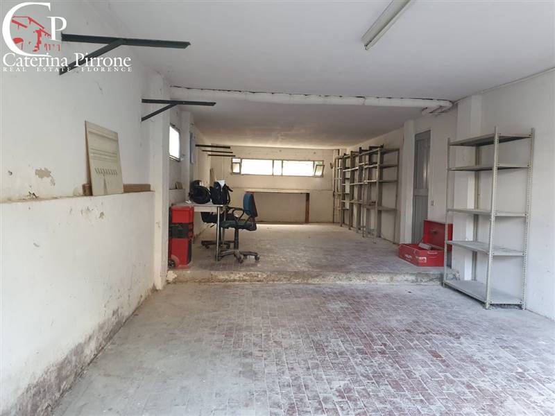 locale di sgombero in vendita a Firenze in zona Gavinana