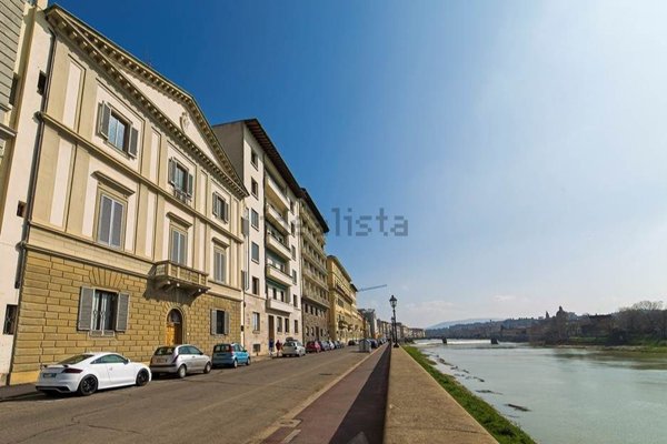 appartamento in vendita a Firenze in zona Centro Santa Maria Novella