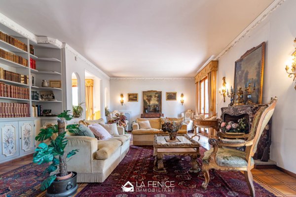 casa indipendente in vendita a Firenze in zona Settignano
