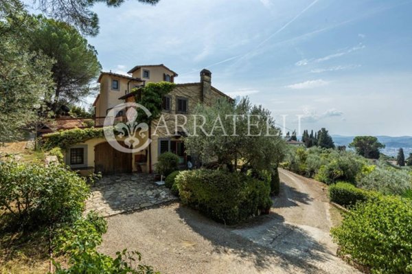 casa indipendente in vendita a Firenze in zona Settignano