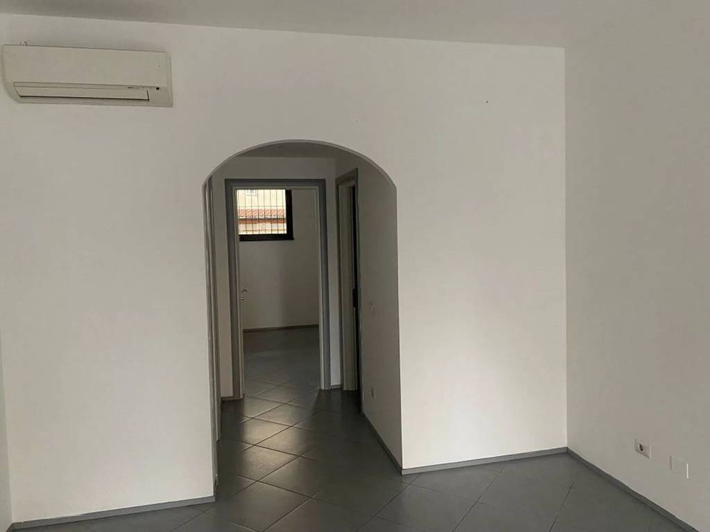 negozio in vendita a Firenze in zona Novoli