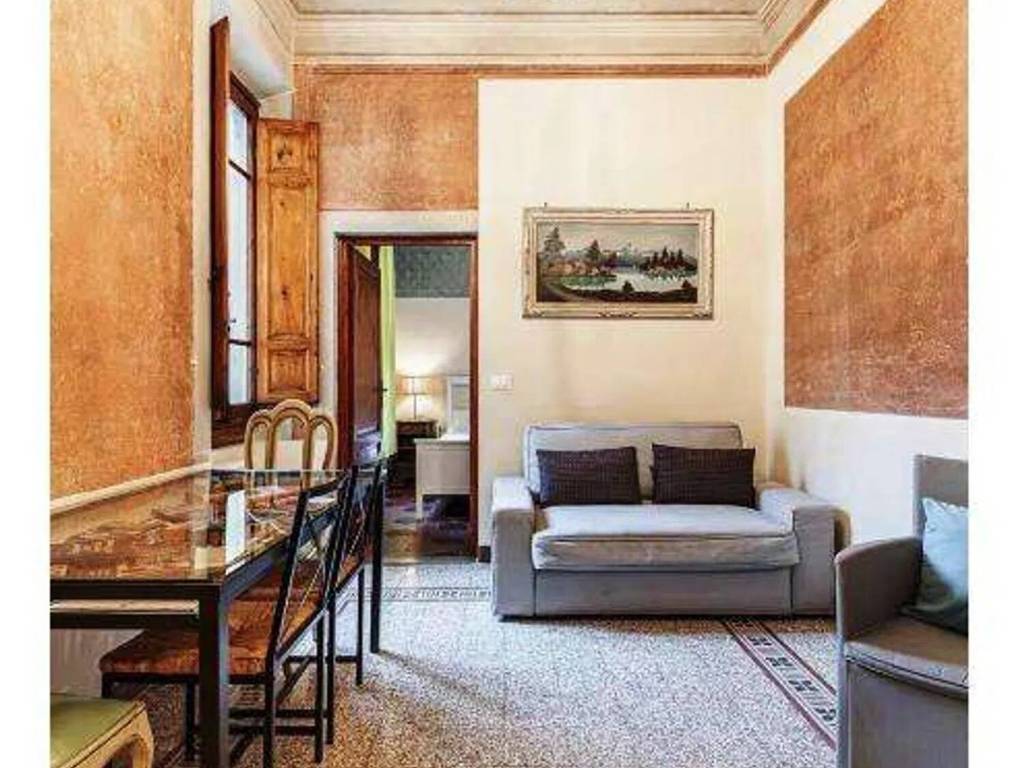 appartamento in vendita a Firenze in zona Centro San Lorenzo