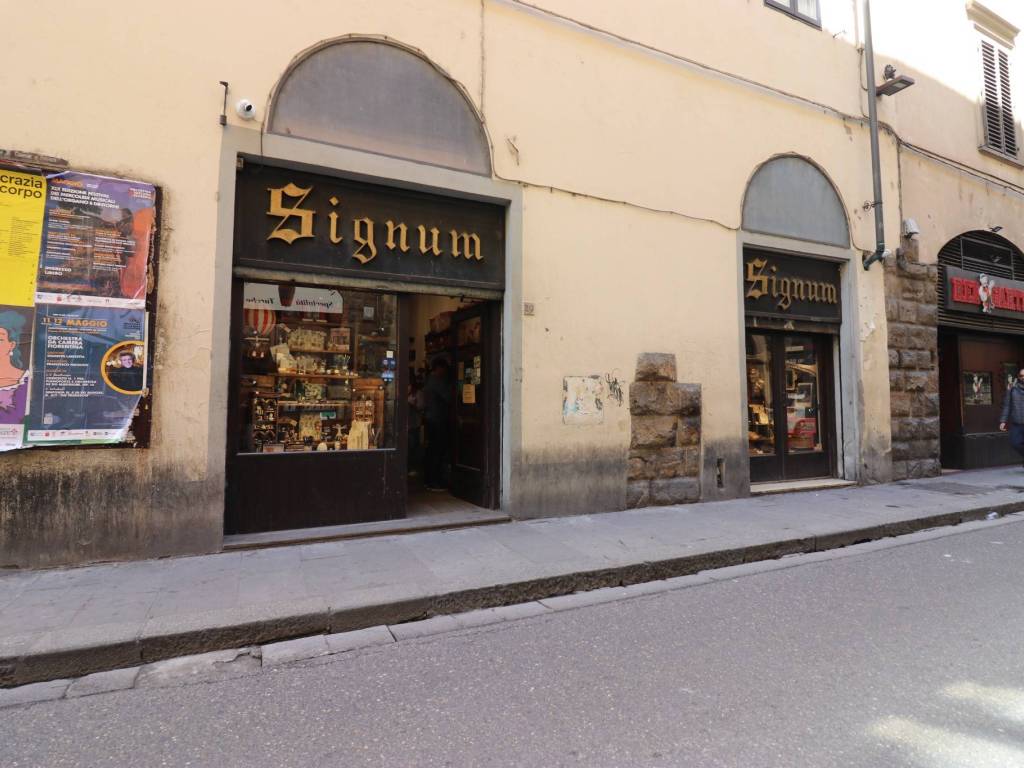 negozio in vendita a Firenze in zona Centro Santa Croce