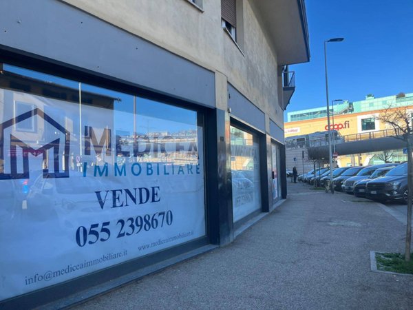 locale commerciale in vendita a Firenze in zona Novoli