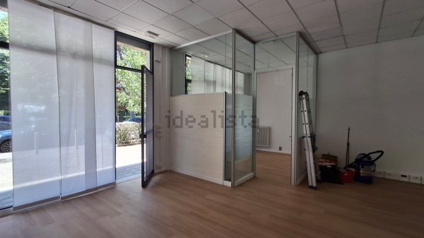 locale commerciale in vendita a Firenze in zona Novoli