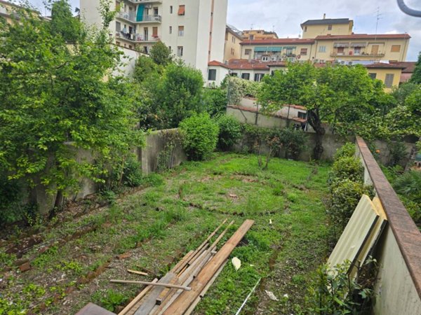casa indipendente in vendita a Firenze in zona Centro Storico