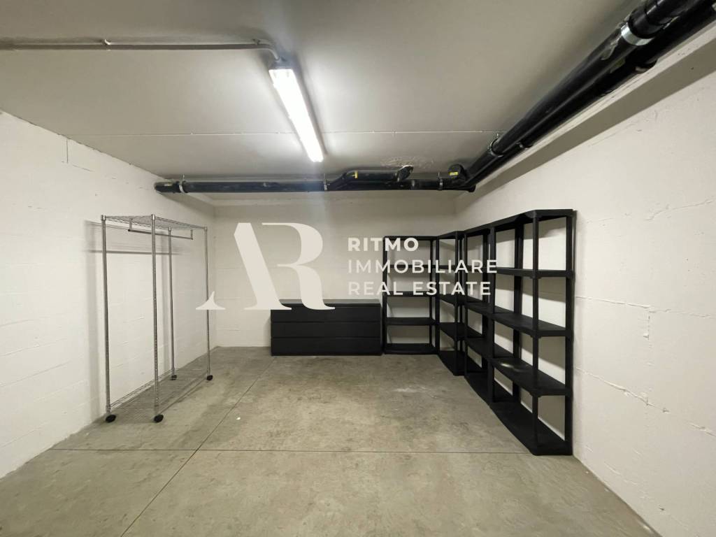 locale commerciale in vendita a Firenze in zona Bellariva