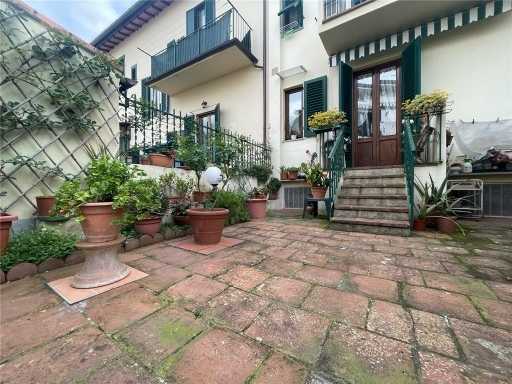 intera palazzina in vendita a Firenze in zona Legnaia