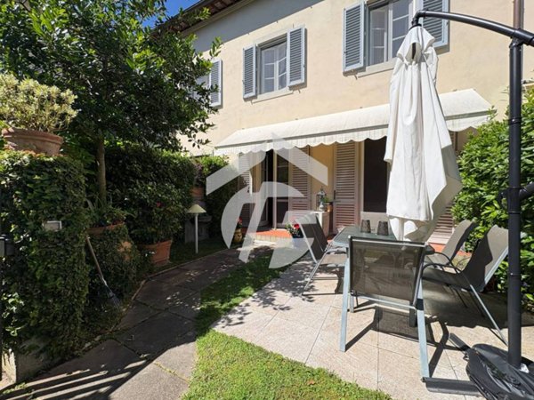 casa indipendente in vendita a Firenze in zona Centro Santa Croce