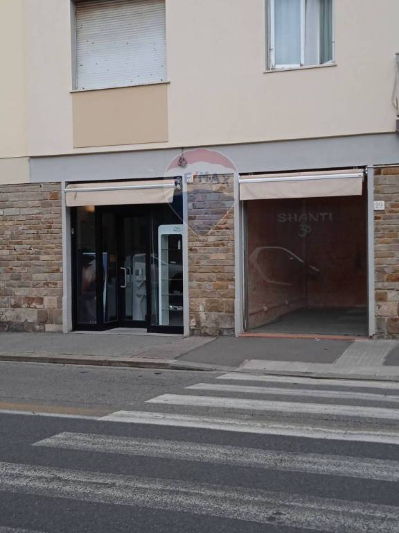 negozio in vendita a Firenze in zona Gavinana