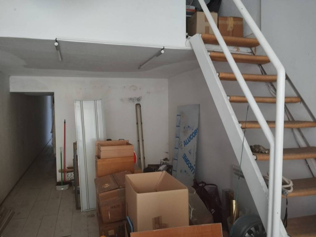 locale commerciale in vendita a Firenze