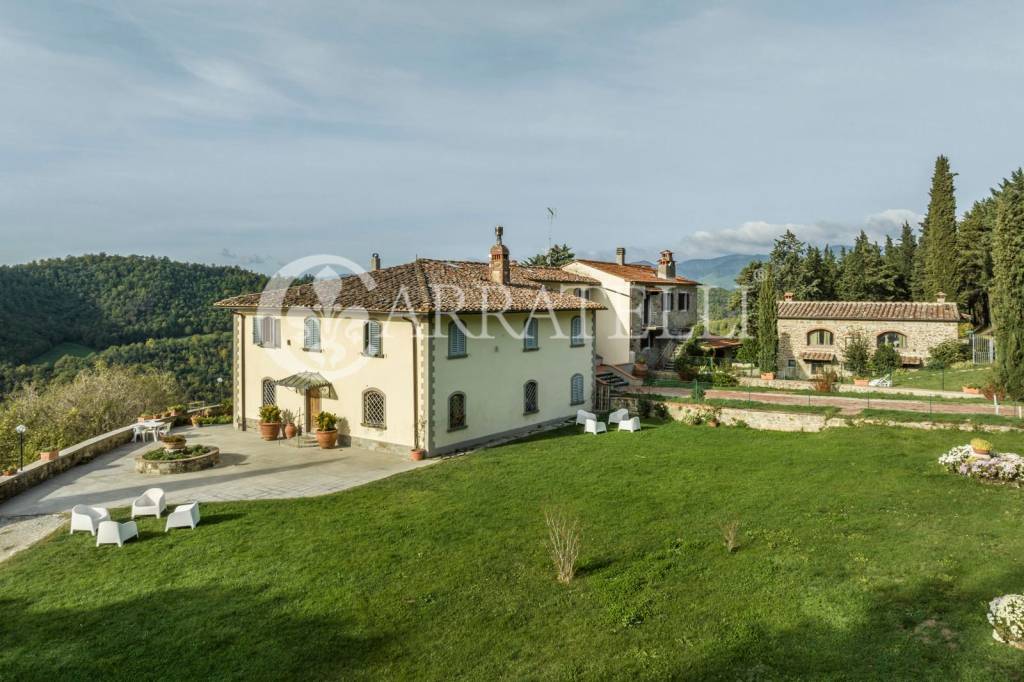 casa indipendente in vendita a Firenze in zona Settignano