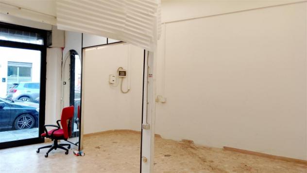 negozio in vendita a Firenze in zona Campo di Marte