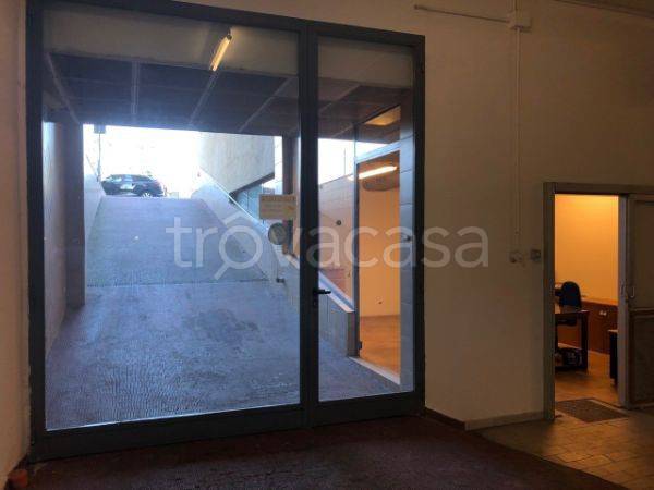 locale commerciale in vendita a Firenze in zona Novoli