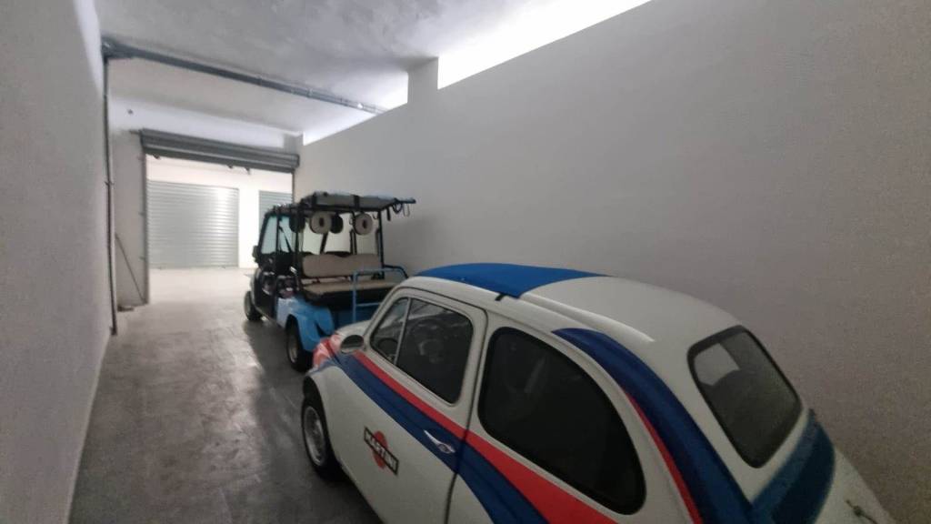 locale di sgombero in vendita a Firenze in zona Galluzzo