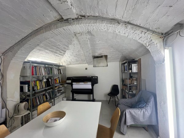 locale commerciale in vendita a Firenze