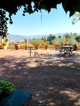 casa indipendente in vendita a Firenze