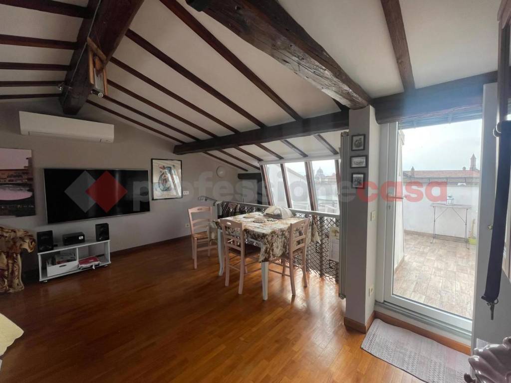 appartamento in vendita a Firenze in zona Campo di Marte