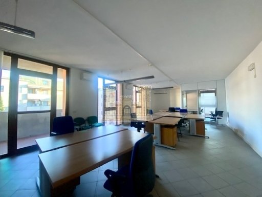 ufficio in vendita a Firenze in zona Firenze Nova