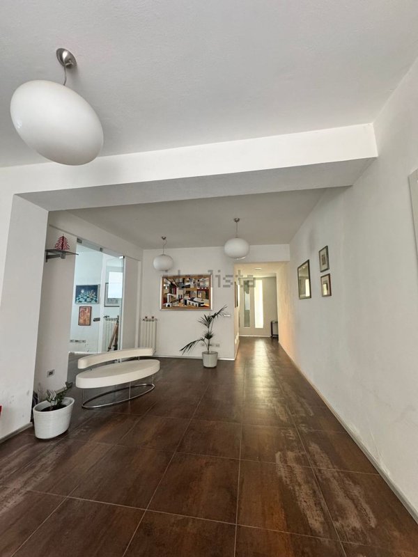 ufficio in vendita a Firenze in zona Isolotto