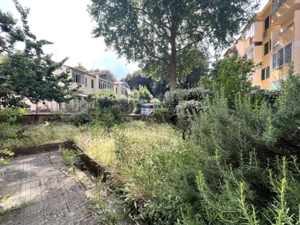 appartamento in vendita a Firenze in zona Isolotto