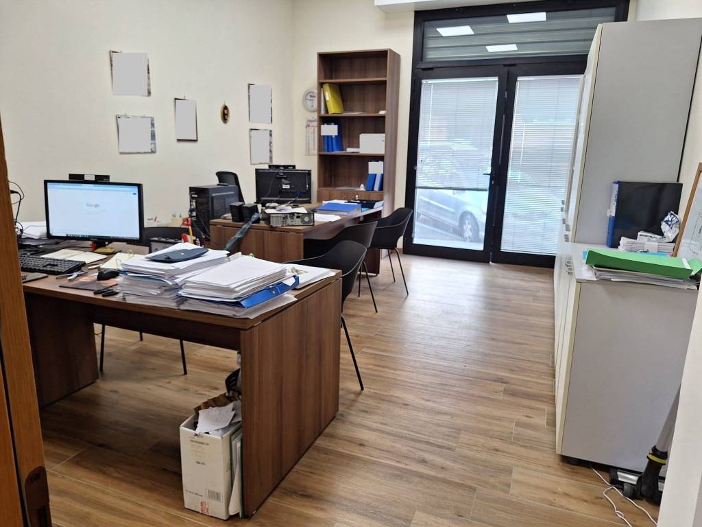 negozio in vendita a Firenze in zona Bellariva