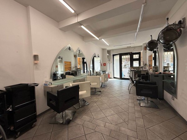 negozio in vendita a Firenze in zona Statuto