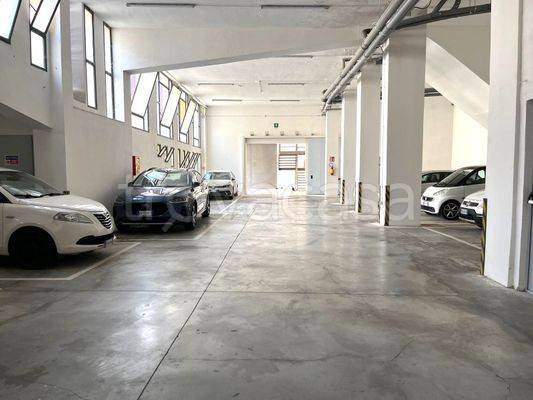locale di sgombero in vendita a Firenze in zona Statuto
